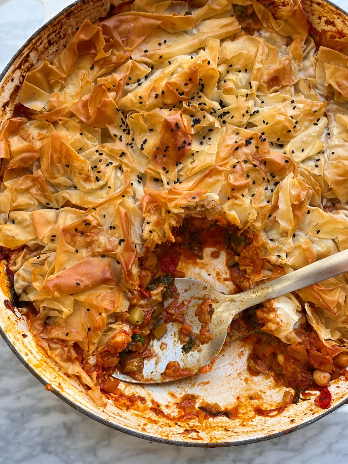 A Flavorful Revolution: The Tomato, Spinach, and Chickpea Filo Pie Emerges as a Plant-Powered Dinner Champion