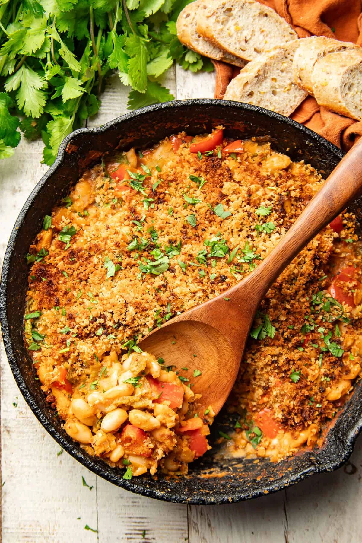 A Zesty Southwestern Sensation: Green Chile White Bean Skillet Promises Comfort and Flavor