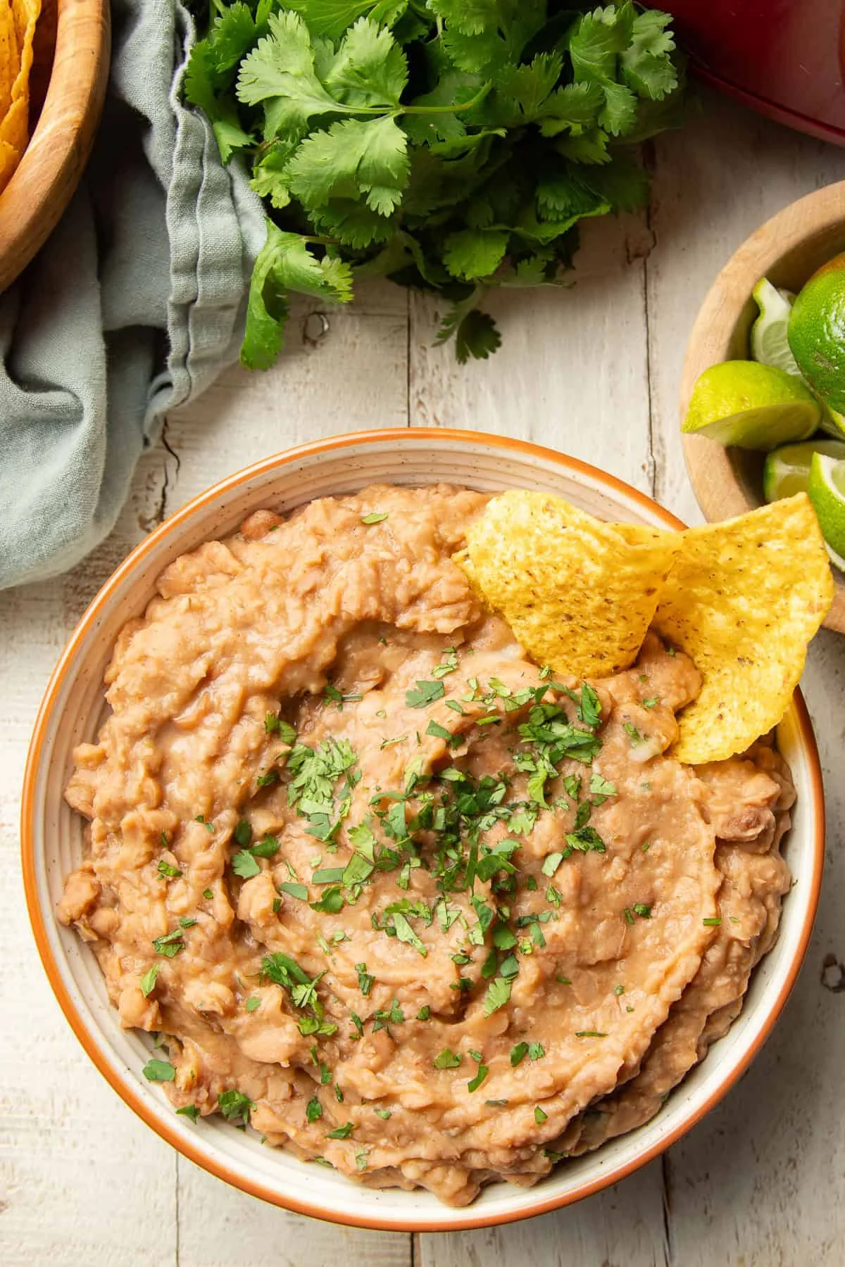 Culinary Innovation: Slow Cooker Refried Beans Revolutionize Home Cooking
