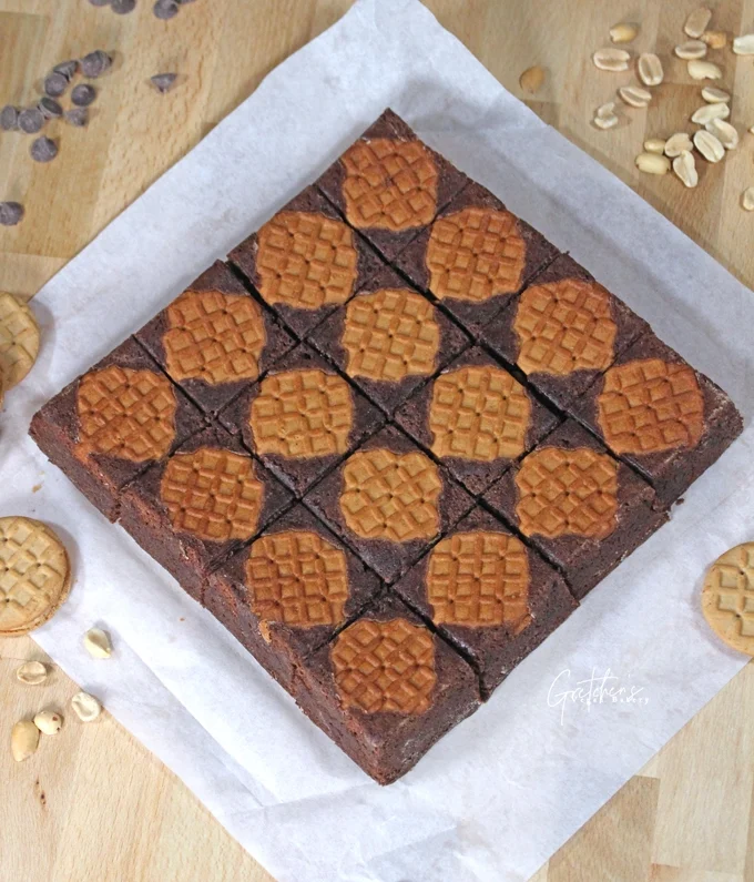 Decadent Delights: The Art of Crafting Perfect Vegan Peanut Butter Brownies