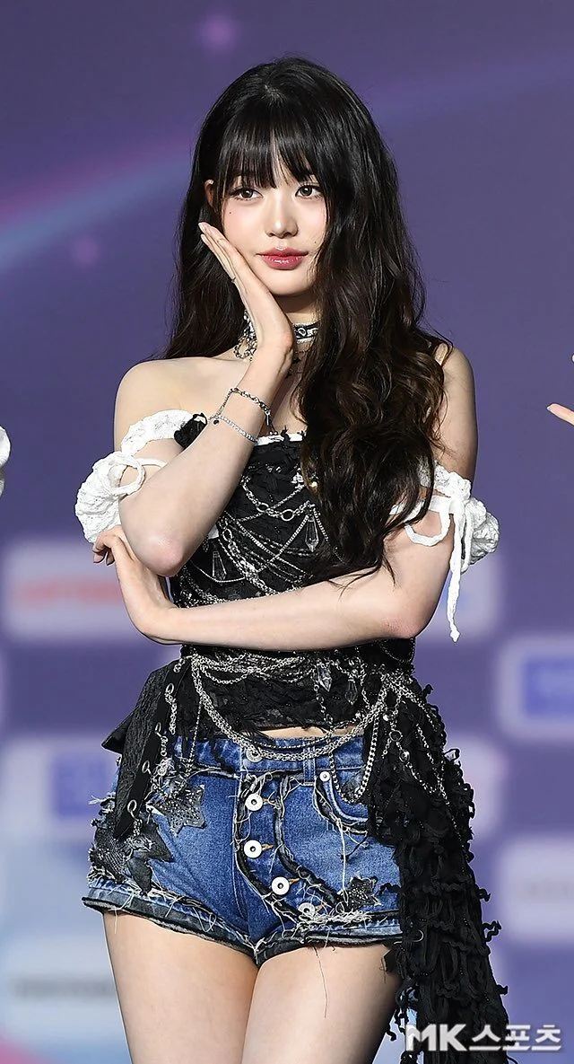 IVE’s Wonyoung Delights Fans with Unconventional "Spoon Shower" Advice