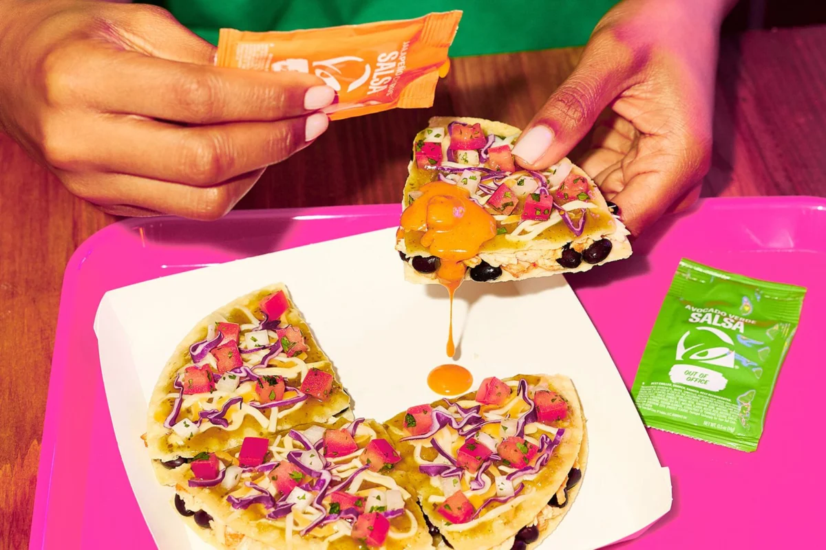 Taco Bell Elevates Menu Innovation with the Debut of the Cantina Chicken Mexican Pizza