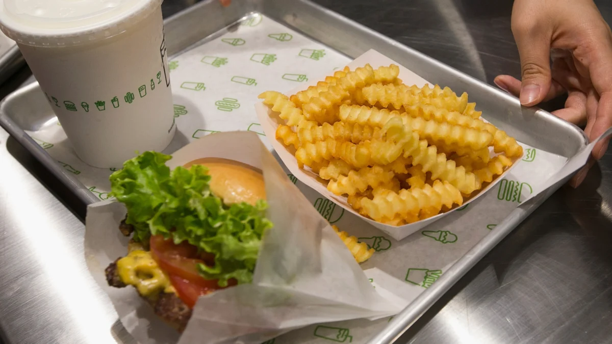 The Culinary Engineering of the Modern Drive-Thru: How Shake Shack Balances Premium Quality with On-the-Go Convenience