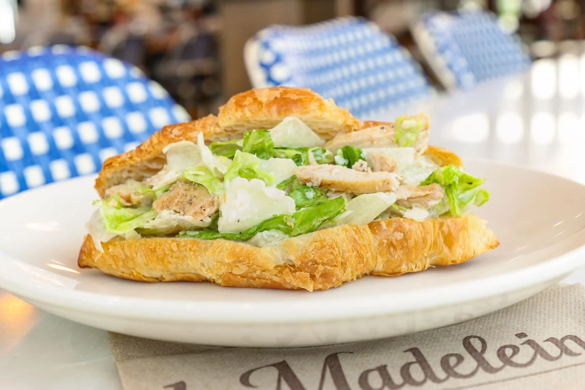 The Digital Gastronomy Pivot: la Madeleine Capitalizes on Viral Trends with New Chicken Caesar Salade Stuffed Croissant