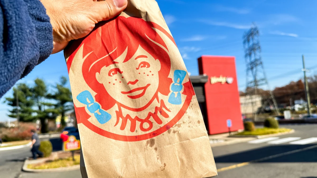 The Geographic Exception: Why Wendy’s ‘Fresh, Never Frozen’ Promise Ends at the Hawaiian Shoreline