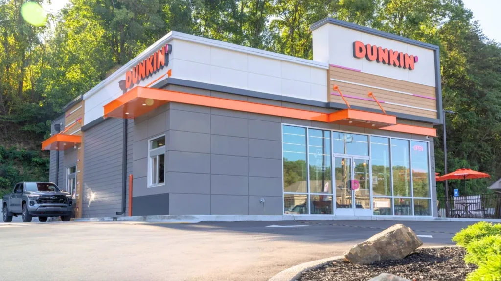The Great Northern Brew: Dunkin’ Plots a Strategic Return to the Canadian Market Amidst Global Expansion