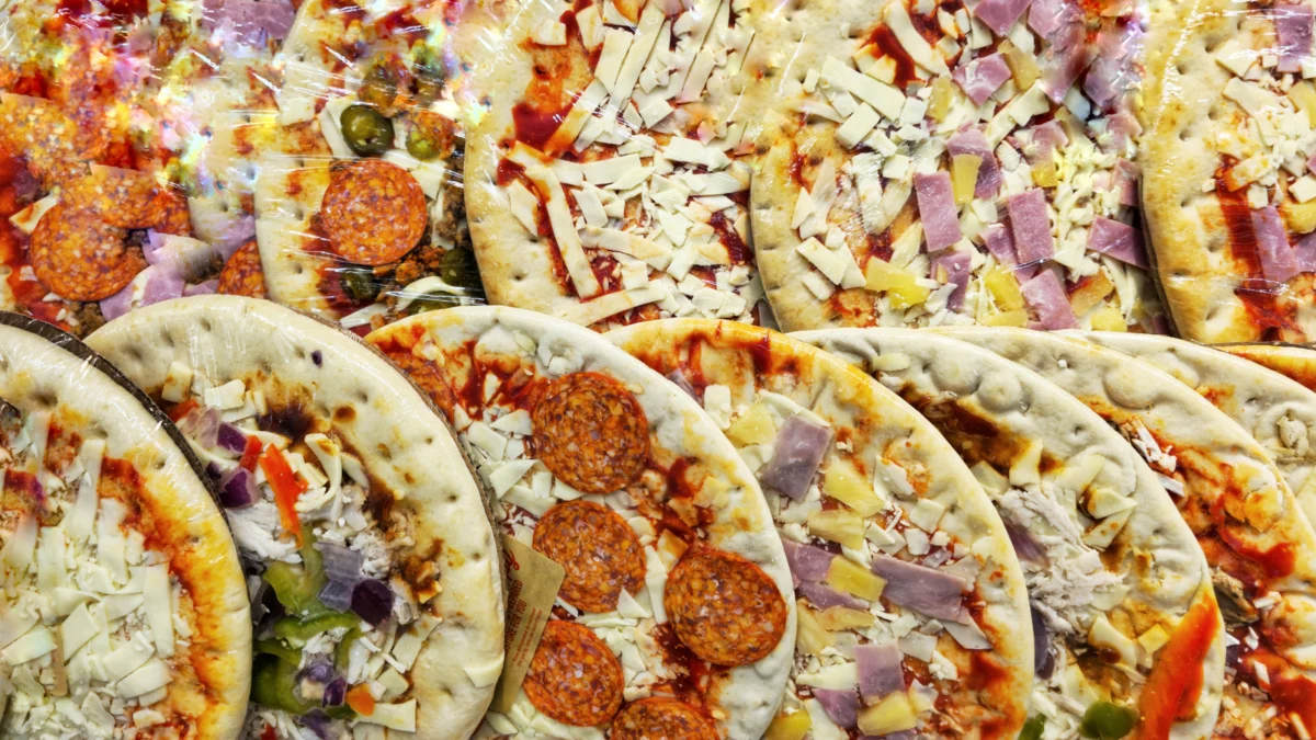The Lost Icon of the Freezer Aisle: The Rise, Fall, and Persistent Legacy of Tombstone’s Microwavable Deep Dish Pizza