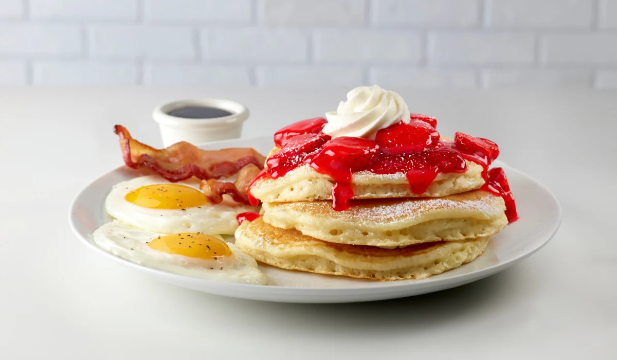The Return of the Red: Perkins Restaurant and Bakery Reinvigorates Seasonal Tradition with 2024 Strawberry Freshtival
