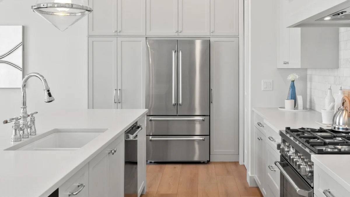 The Silent Workhorse: Understanding the Lifespan, Maintenance, and Economic Evolution of the Modern Refrigerator