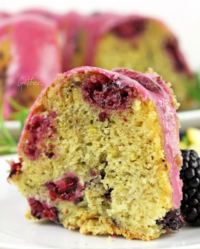 A Symphony of Summer Flavors: Rosemary-Infused Blackberry Lemon Bundt Cake Takes Center Stage