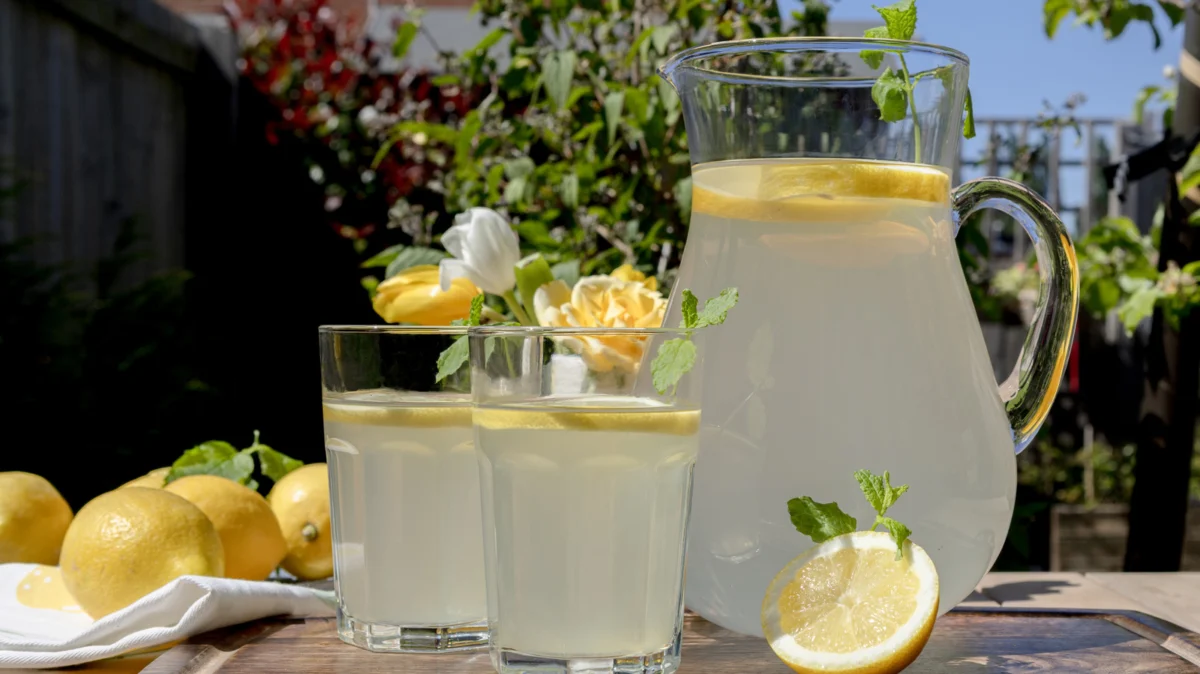 Elevating Summer Sips: How Lychee Transforms the Humble Lemonade into an Exotic Delight