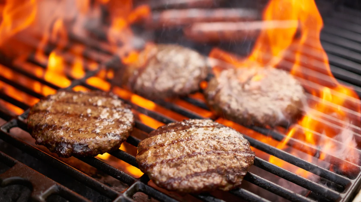 Elevating the Humble Cheeseburger: A Culinary Guide to Gourmet Balsamic Glazes