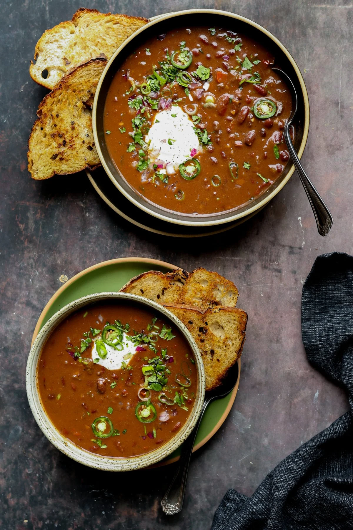 Hearty Smoky Kidney Bean Stew: A One-Pot Cajun-Inspired Delight