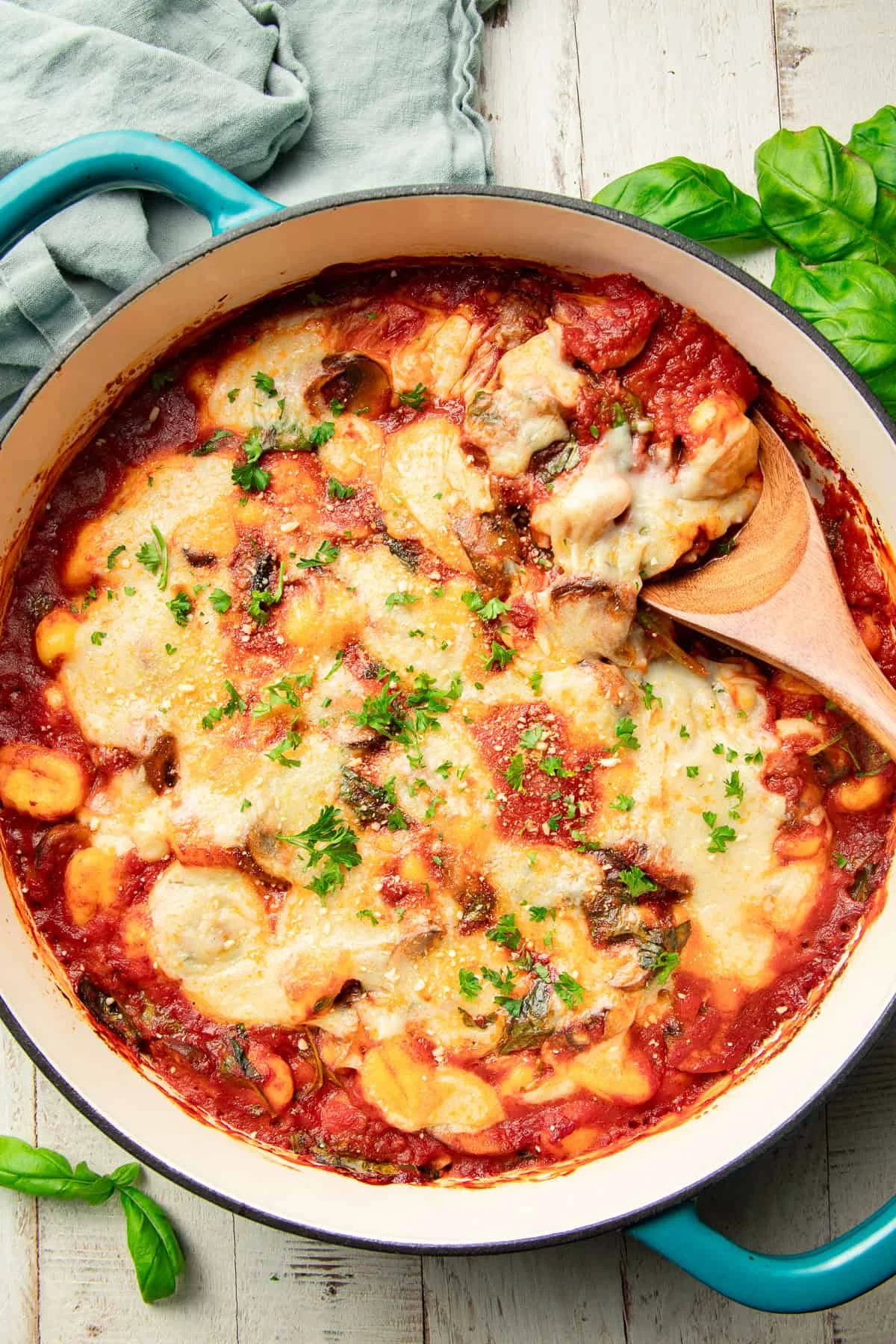Hearty Vegan Gnocchi Bake Promises Comfort and Flavor for Any Occasion