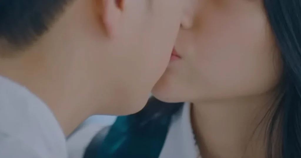 Idol’s Awkward Kiss Scene Revelation Sparks Laughter and Nostalgia on National Television