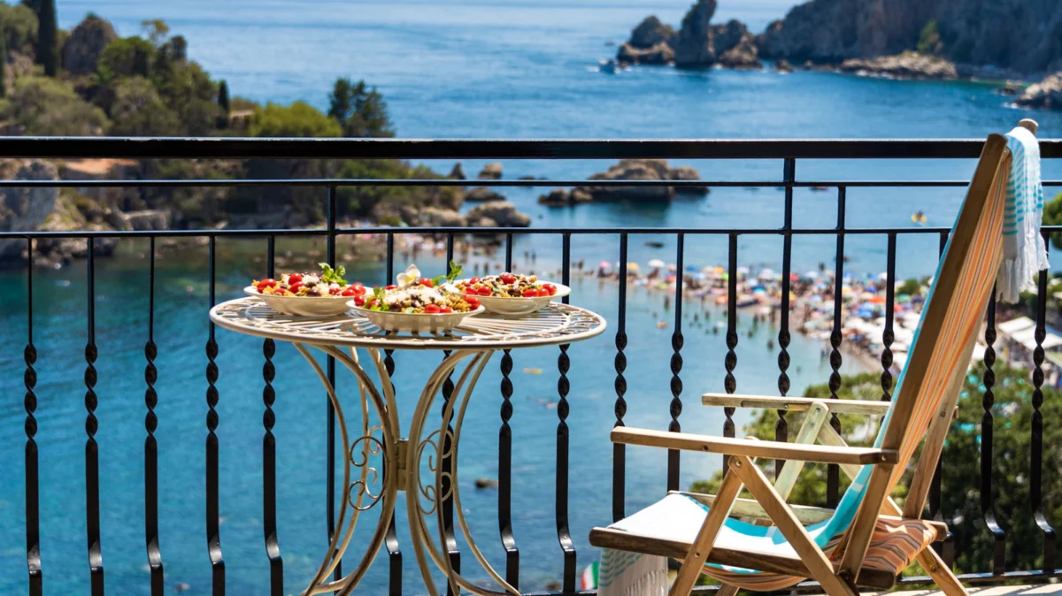 Italy’s Timeless Summer Symphony: The Enduring Allure of Melon and Prosciutto