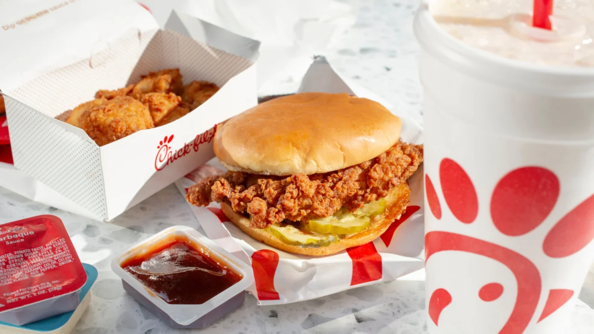 The Chick-fil-A Bun Lawsuit: A Deep Dive into the 2017 Rodent Allegation and Broader Fast Food Scandals