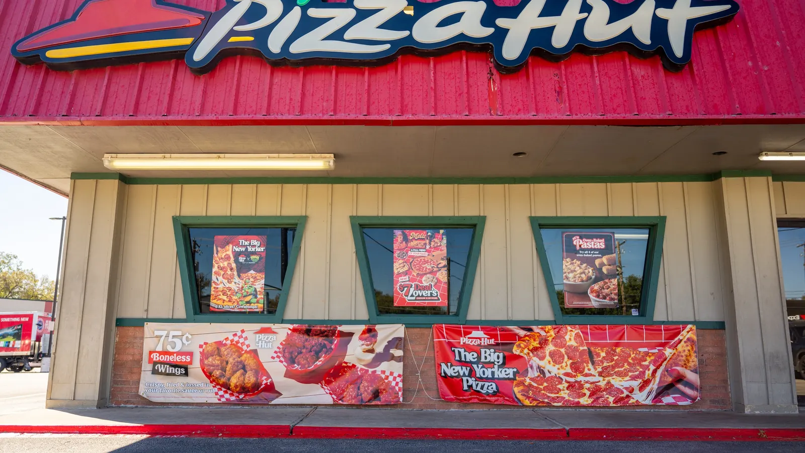 The End of an Era for Yum Brands: A Deep Dive into the $2.7 Billion Pizza Hut Divestment