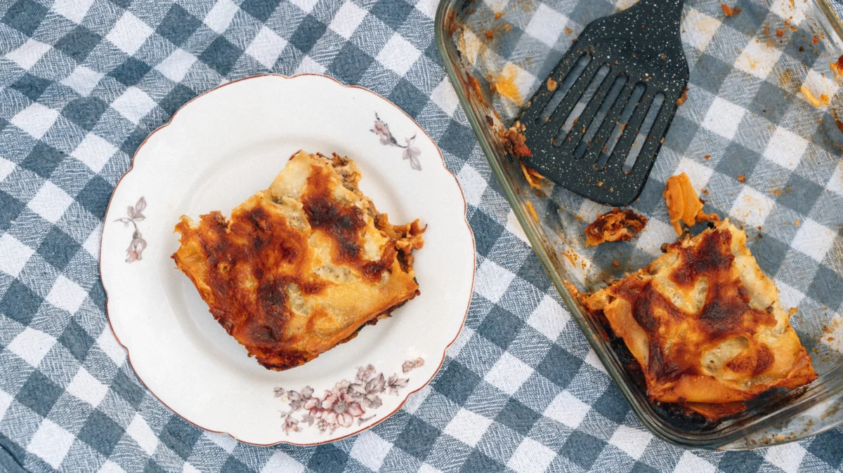 The Forgotten Layer: How Wartime Scarcity Forged a Humble Lasagna and Its Modern Resurgence
