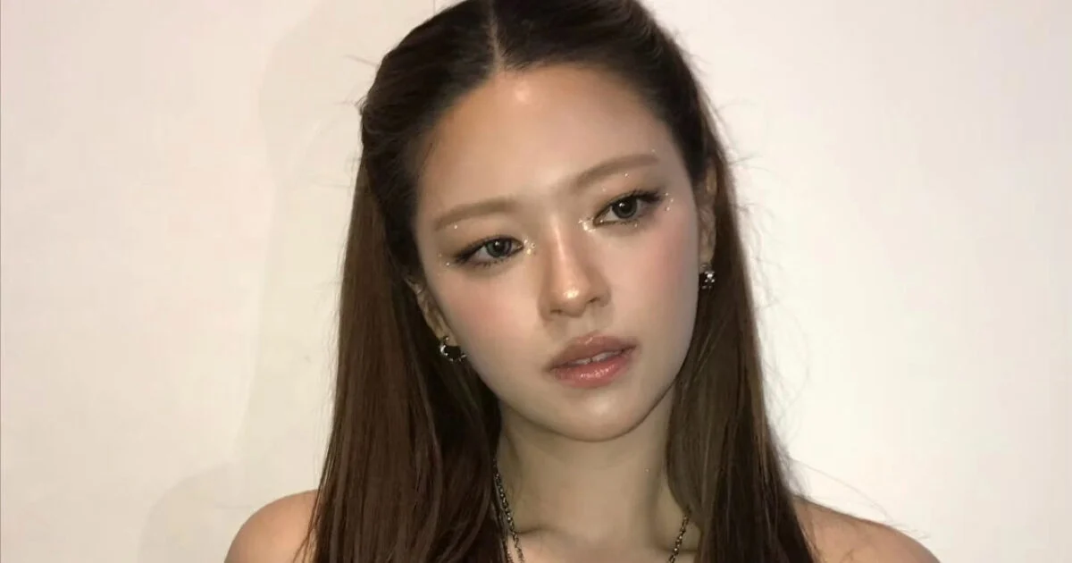 TWICE’s Jeongyeon Radiates Health and Beauty Post-Cushing’s Syndrome Recovery, Captivating Fans with Stage-Side Glimpses