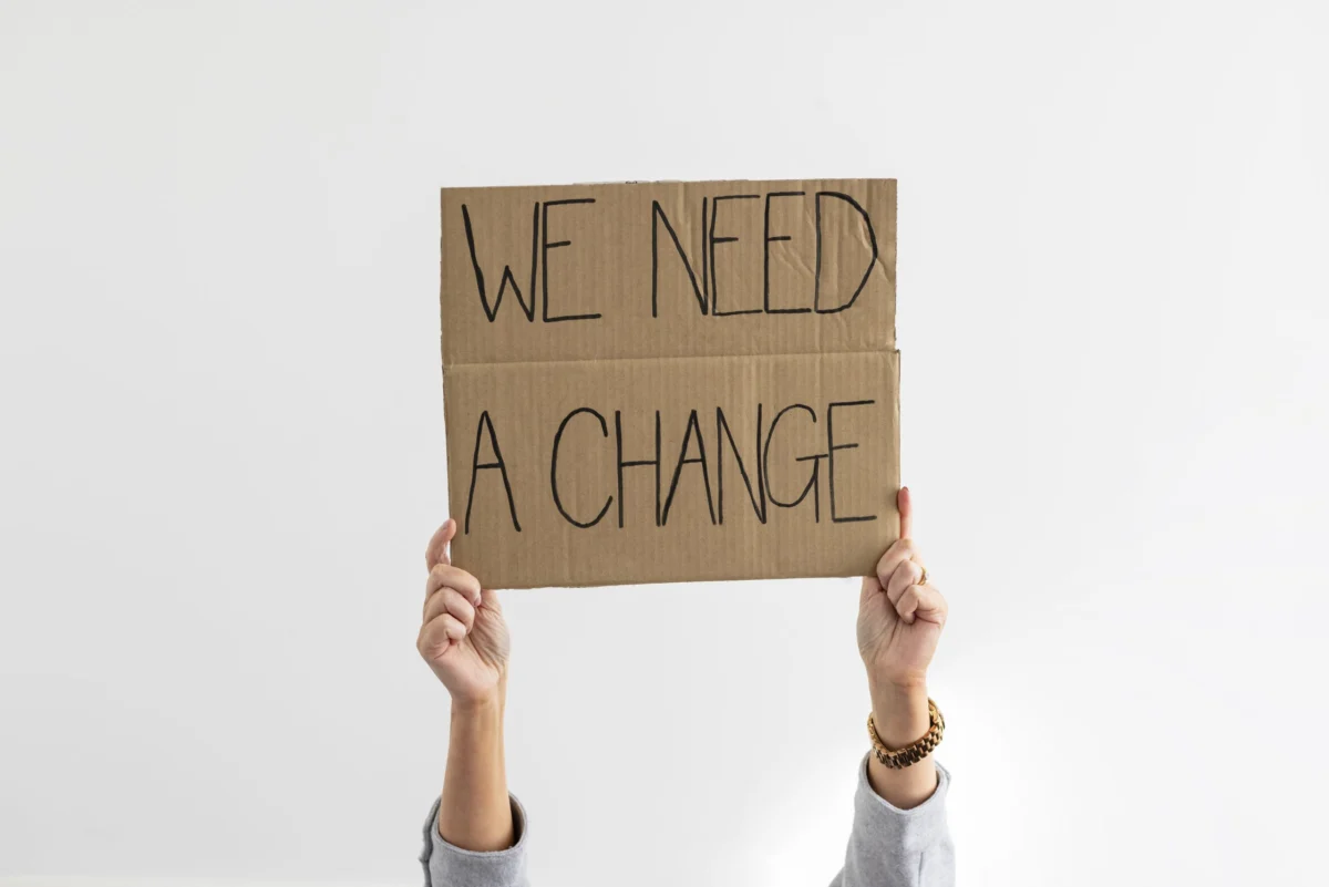 Uncorking the Bottleneck: Why the UK Drinks Industry is Demanding Legislative Reform