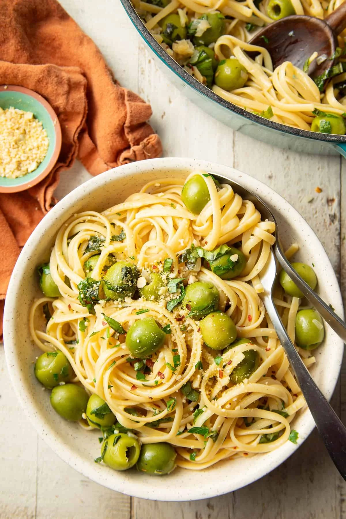 Zesty Green Olive Pasta: A Rapid Recipe for Olive Enthusiasts