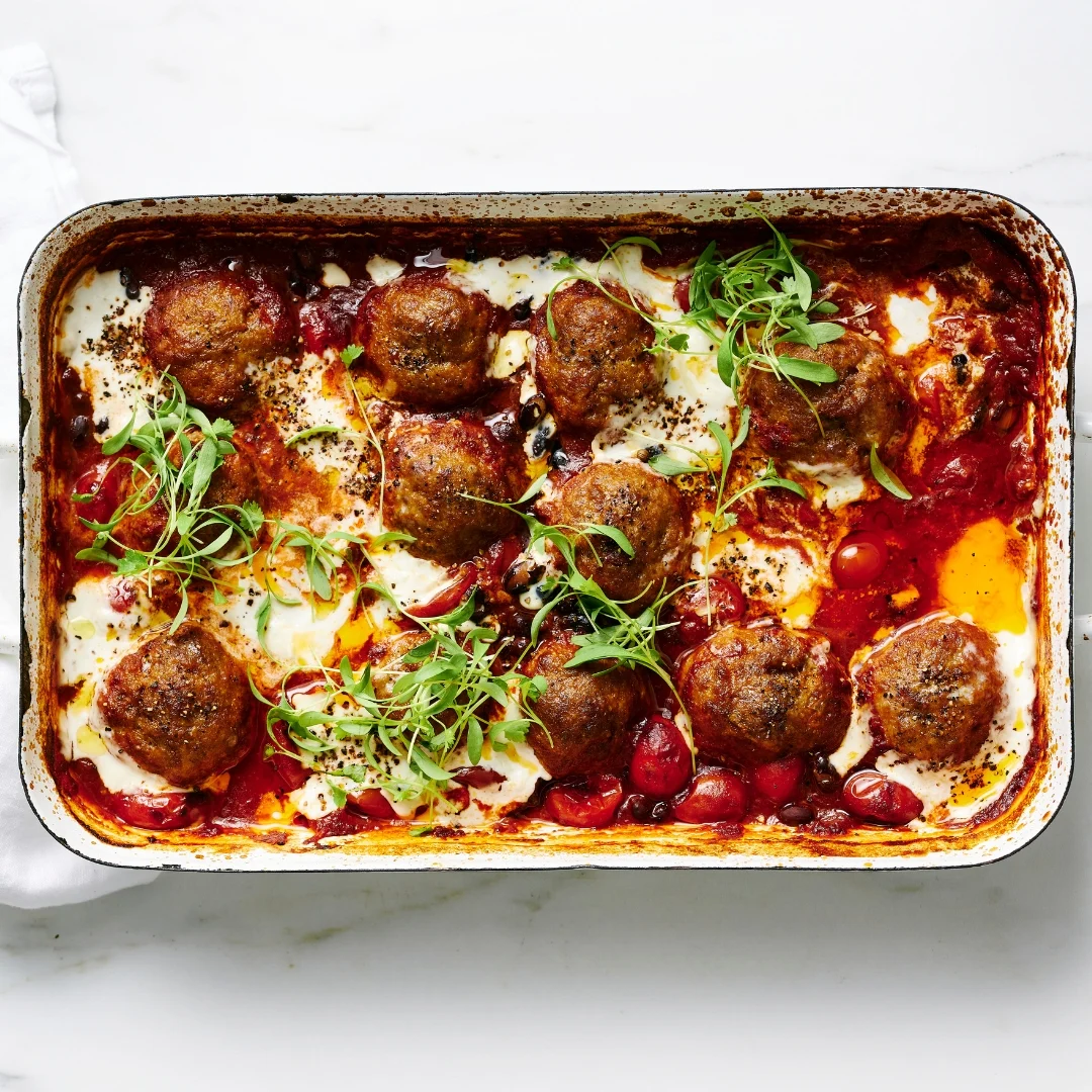 Fiery Baked Meatballs with Black Beans and Chipotle: A One-Pan Culinary Revelation