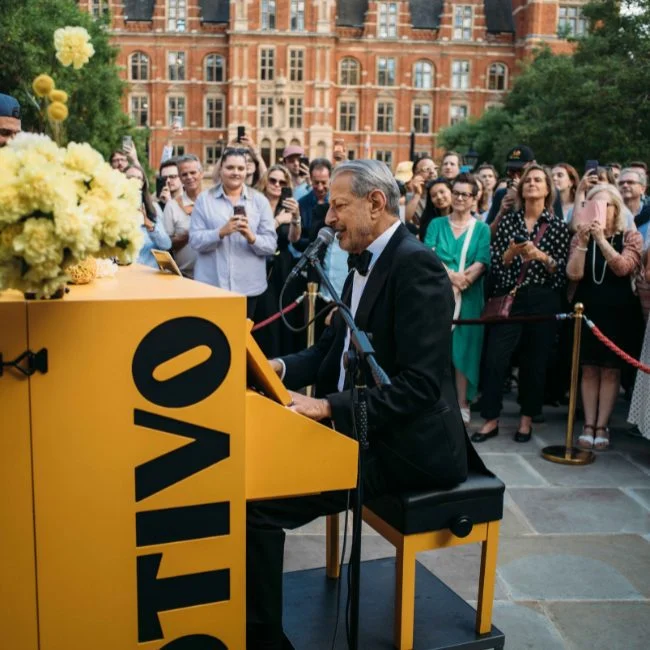 The Art of the Aperitif: How Botivo is Redefining Non-Alcoholic Marketing Through Theatre and Jazz