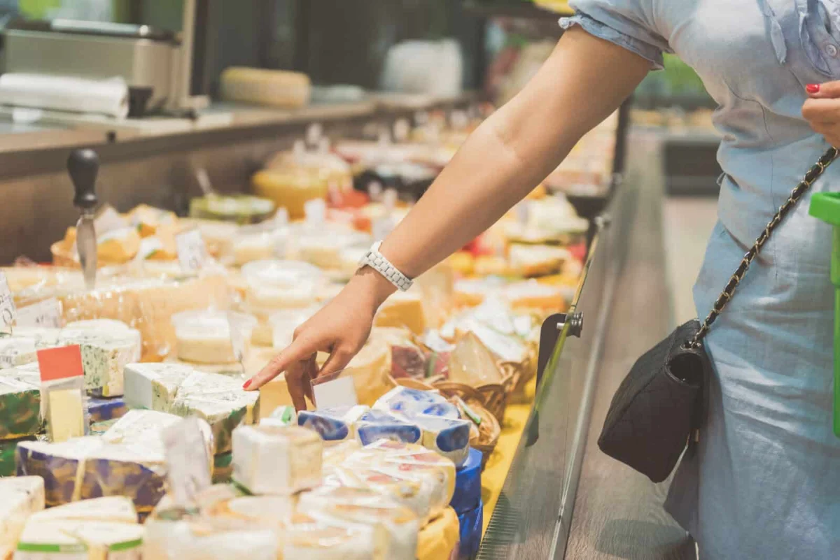 The Great Divide: Could a Universal Cheese Scoring System Bridge the Gap for Consumers, or Would it Undermine Artisanal Diversity?