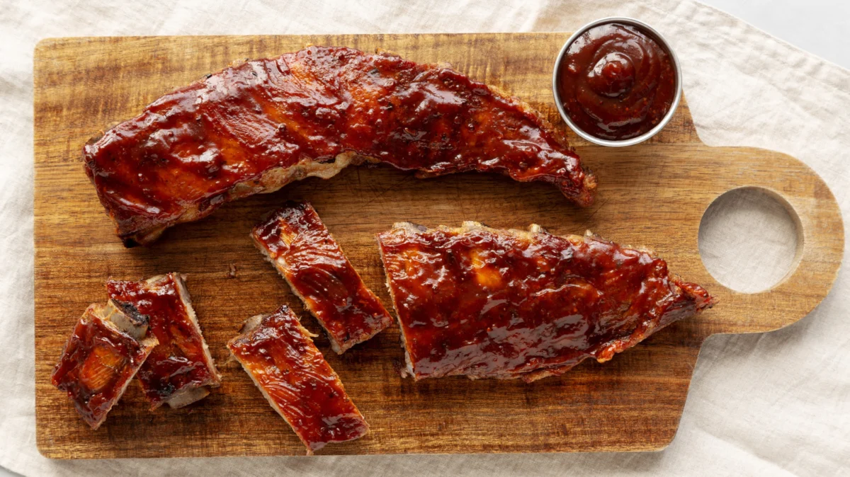 The Great Midwestern Rib Divide: Decoding St. Louis and Chicago Barbecue Traditions