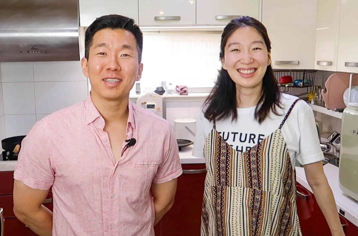 A Culinary Revelation from the Elevator: Mastering Korean Cabbage Hotpot in Just 10 Minutes