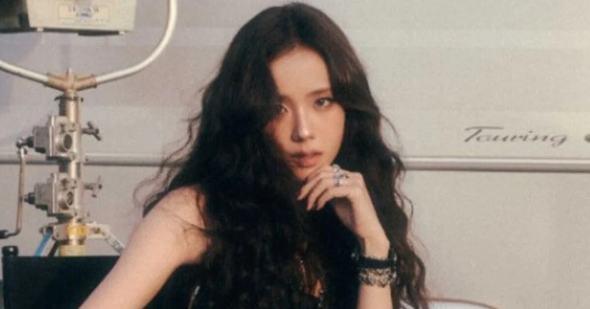 BLACKPINK’s Jisoo Addresses Fan Concerns with Heartfelt Message Following Anniversary Event Controversy