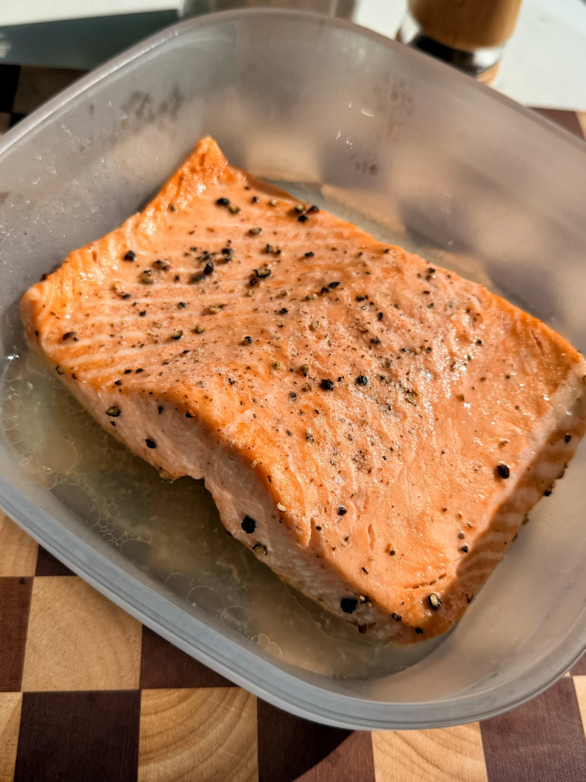 Microwave Salmon: Challenging Culinary Dogma with a 3-Minute Revolution