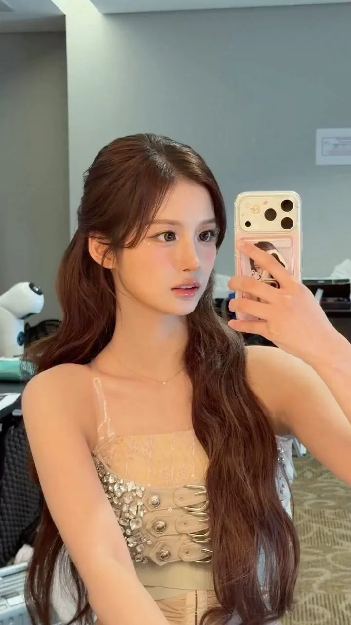 Sullyoon of NMIXX Sparks Viral Conversation with Candid Admission on Faith and Prayer