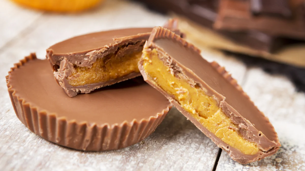 The Great Confectionery Shift: Why Dollar Tree’s Peanut Butter Cup Dupe is Outshining a National Icon
