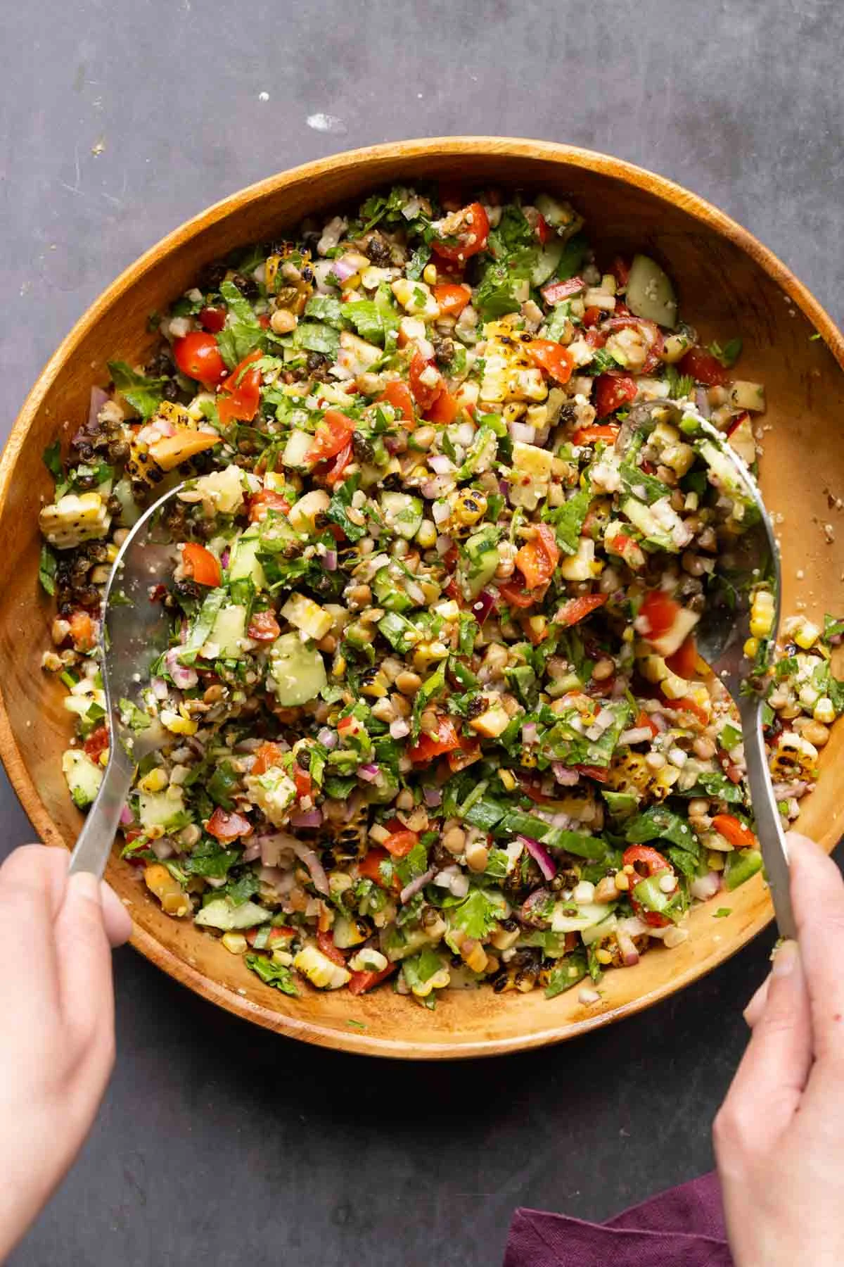 Vibrant Lentil Dip with Crispy Capers: A Summer Sensation Packed with Flavor and Nutrition