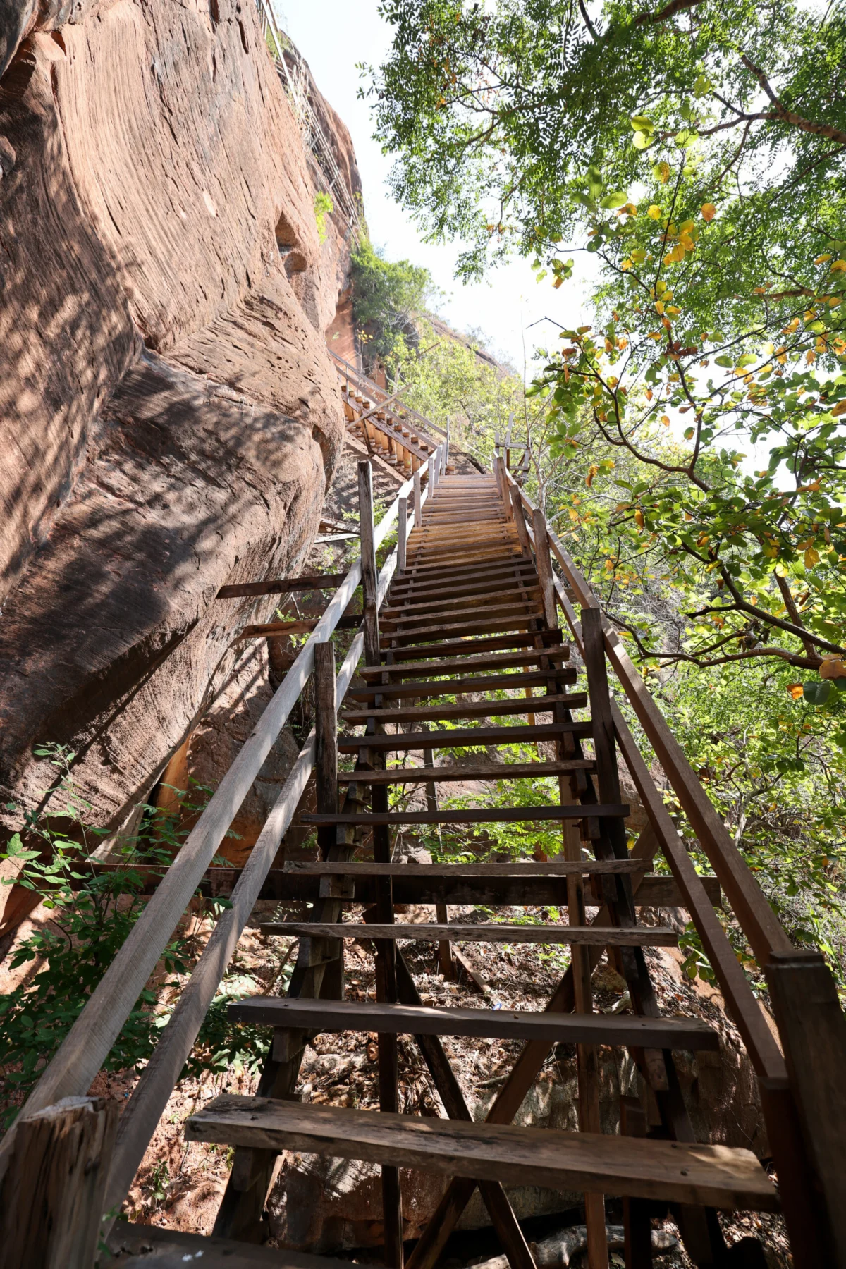 Wat Phu Tok: Thailand’s Sky Temple, Where Spirituality Meets Sheer Cliffs
