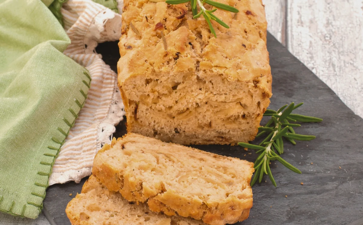 A Culinary Revolution: Unveiling the Secrets of Melanie McDonald’s Yeast-Free Rosemary Onion Beer Bread