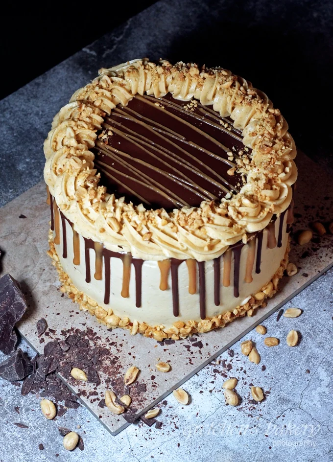 A Decadent Delight: Vegan Snickers Cake Revolutionizes Confectionery