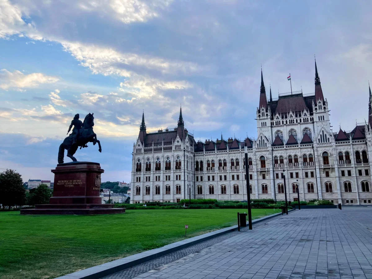 Budapest Blooms: A Vegan Culinary Journey Through Hungary’s Vibrant Capital