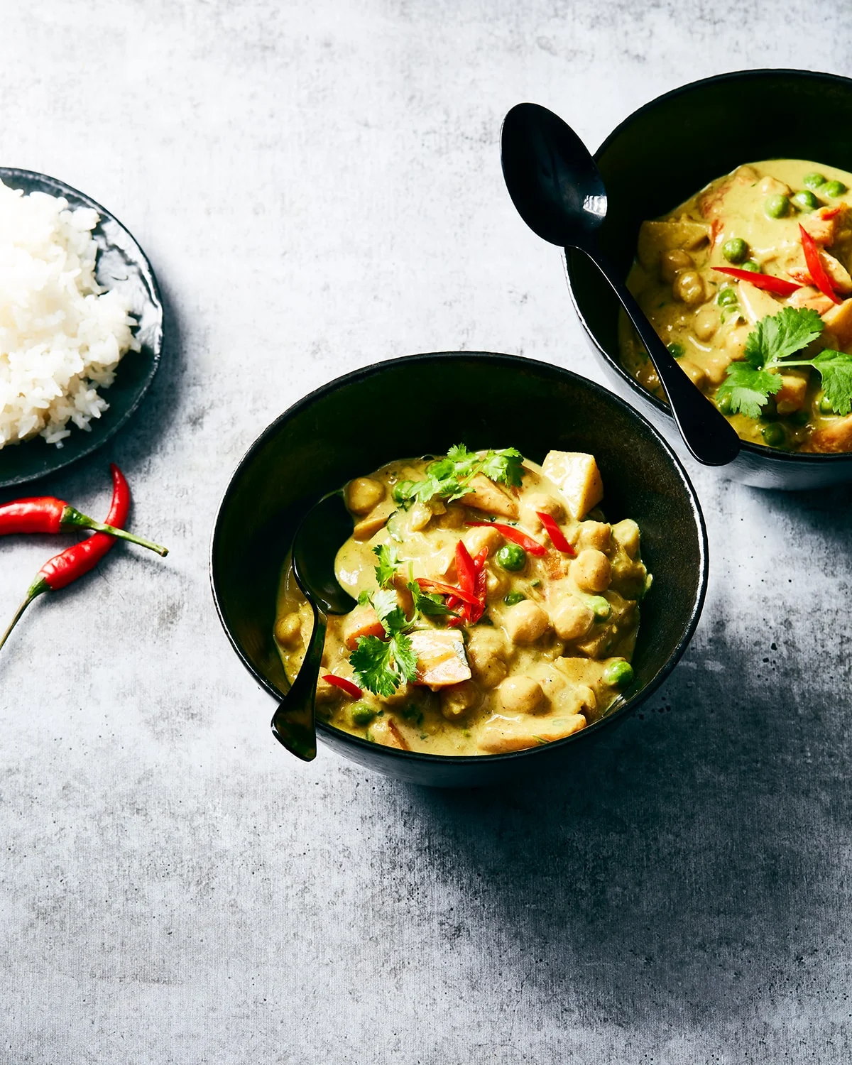 Comfort in a Bowl: The Effortless Elegance of Vegan Chickpea Potato Curry