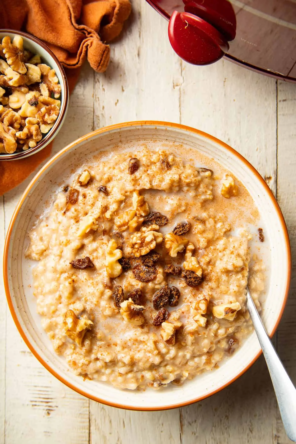 Slow Cooker Cinnamon Raisin Oatmeal: A Revolutionary Approach to Effortless Mornings