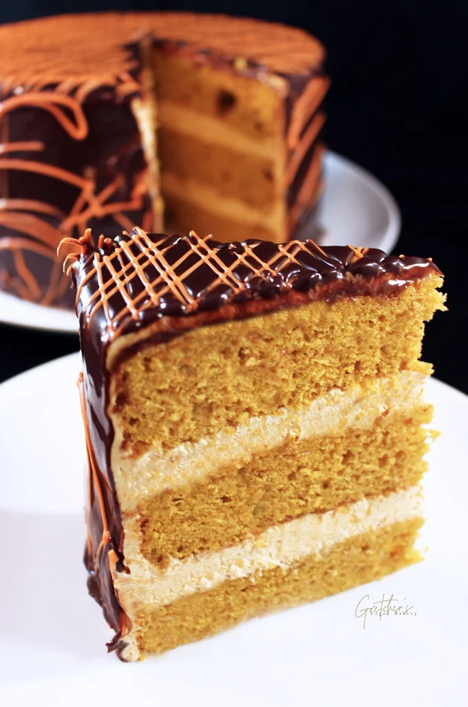 Spooky Season Sweetness: Mastering the Easy Vegan Halloween Cake