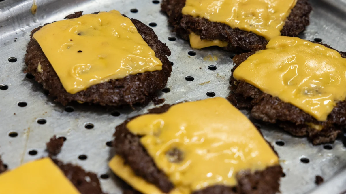 The Burger Wars: A Nutritional Showdown Between McDonald’s and Burger King Cheeseburgers