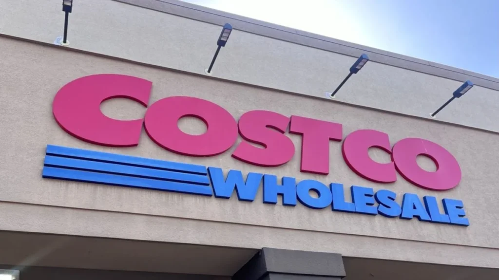 The Warehouse War: Why Costco Continues to Outpace Sam’s Club and BJ’s Wholesale