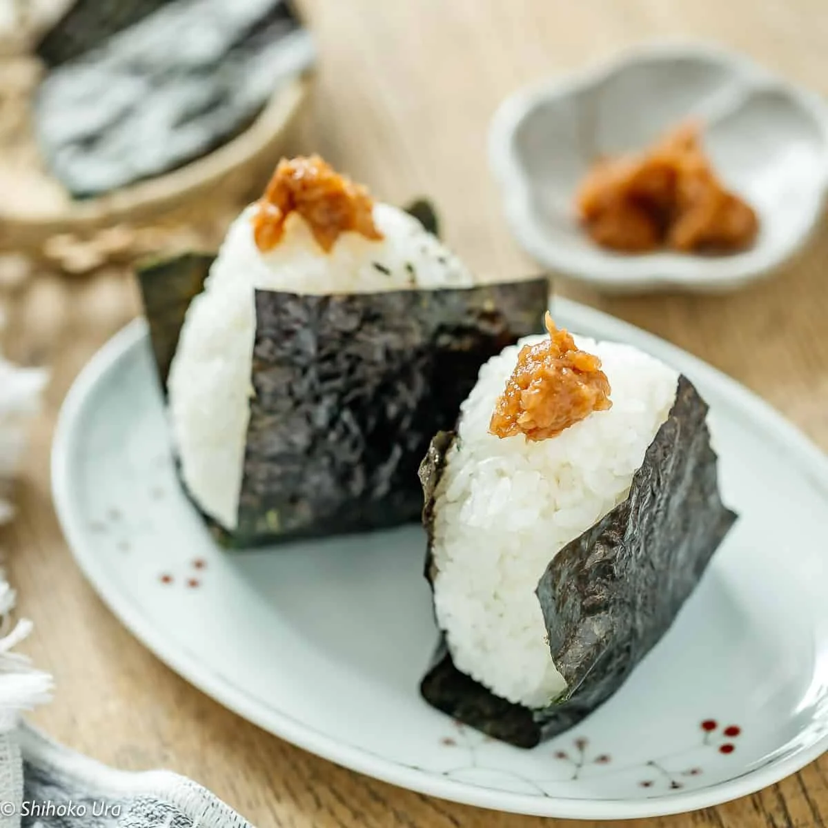 Umeboshi Onigiri: A Timeless Japanese Classic Captures Hearts and Palates