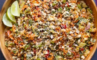 A Culinary Powerhouse: The Crunchy Peanut Gochujang Salad Redefines High-Protein Plant-Based Dining