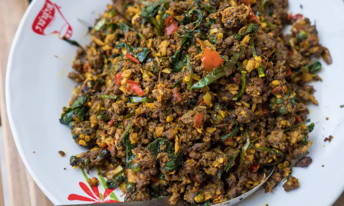 A Fiery Symphony of Flavors: Unveiling the Authentic Thai Spicy Chili Stir Fry (Pad Ped)