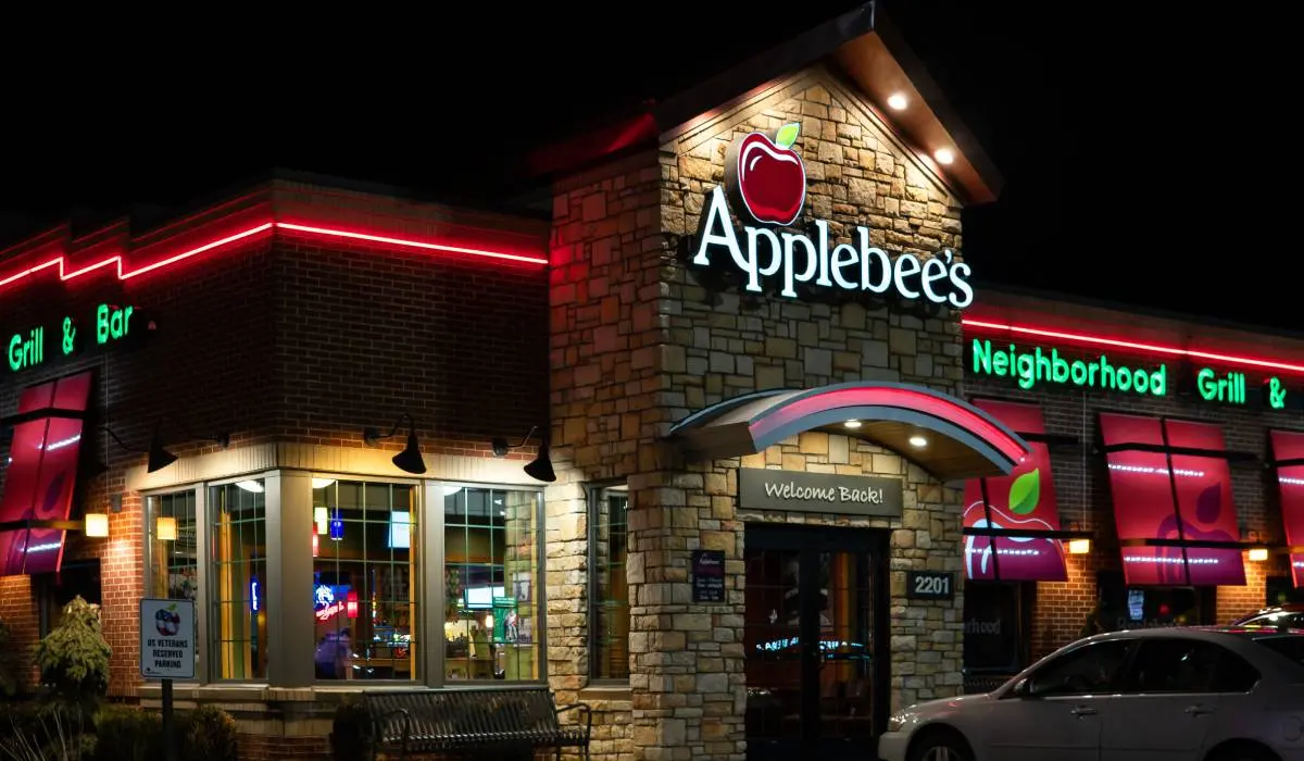 A Giant at the Crossroads: Dine Brands Faces Buyout Bid and Responds with ‘Poison Pill’ Defense