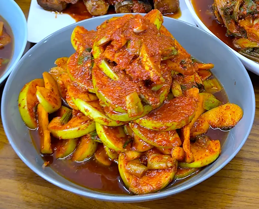 Apple Kimchi: A Vegan, Fusion Revelation Redefining Korean Culinary Traditions